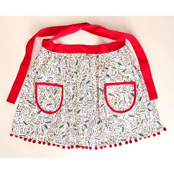 NEW Crate & Barrel Christmas Tie Back Apron Red Pom Pom Patch Pockets - Picture 1 of 8
